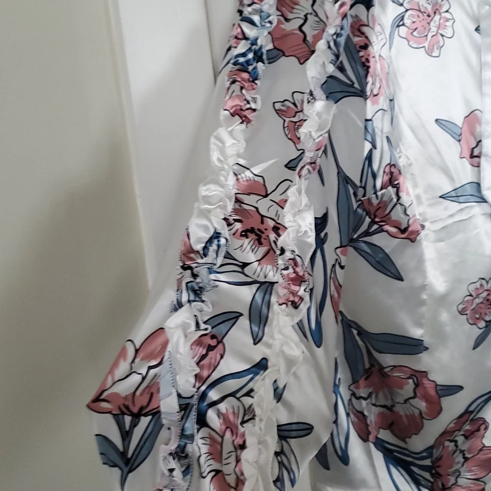 Cute top (NWOT) - Picture 6 of 7
